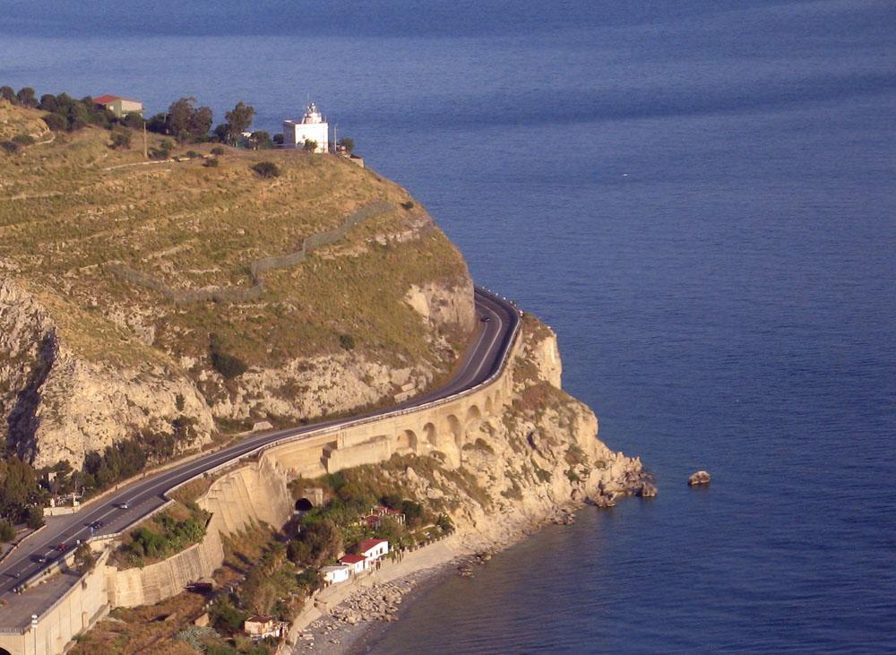B&B Casa Lagana Reggio di Calabria Bagian luar foto
