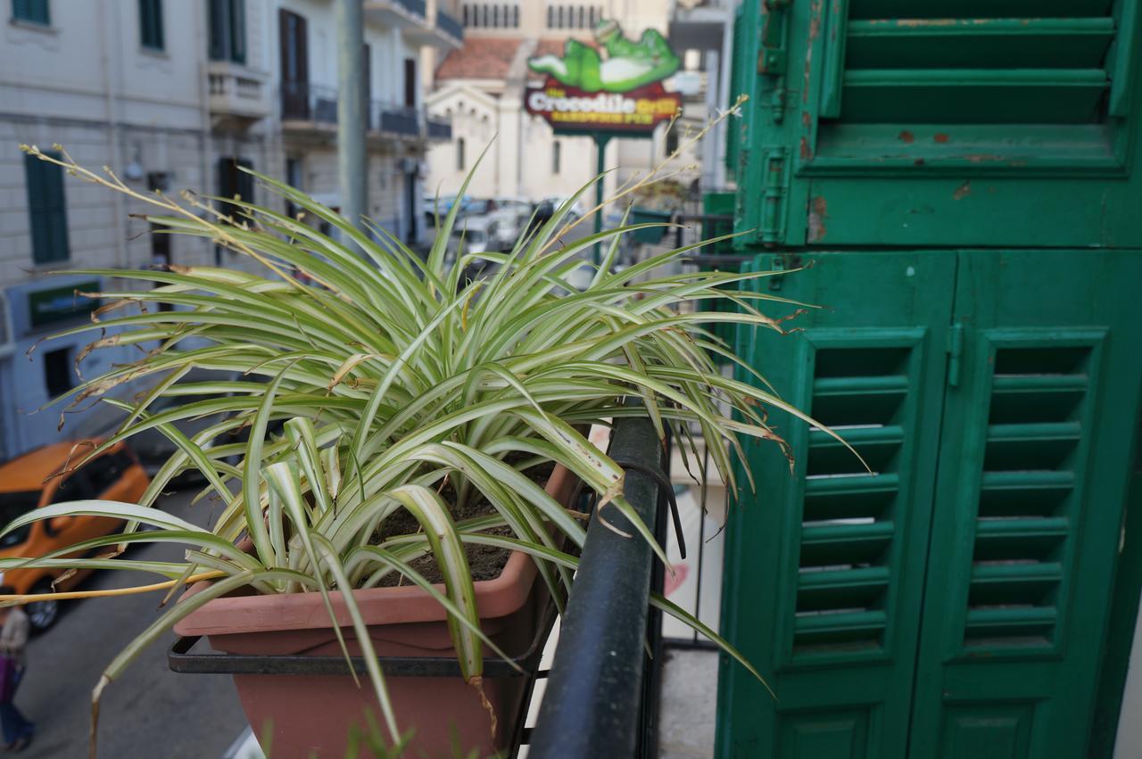 B&B Casa Lagana Reggio di Calabria Bagian luar foto